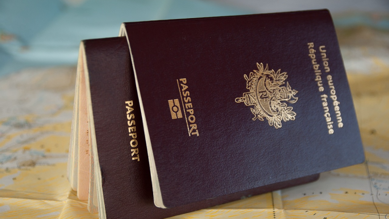 Carte nationale d'identité et passeport